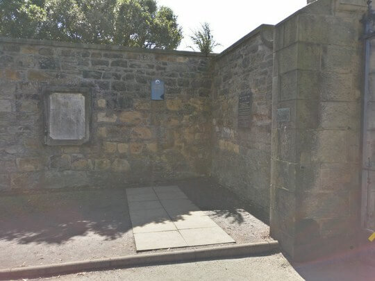 Turning left away from George Heriots School