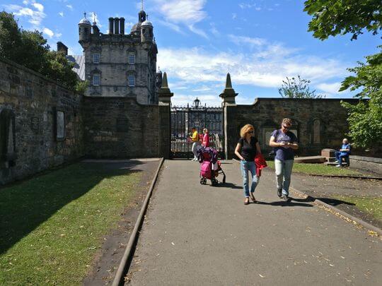 Approaching George Heriots School