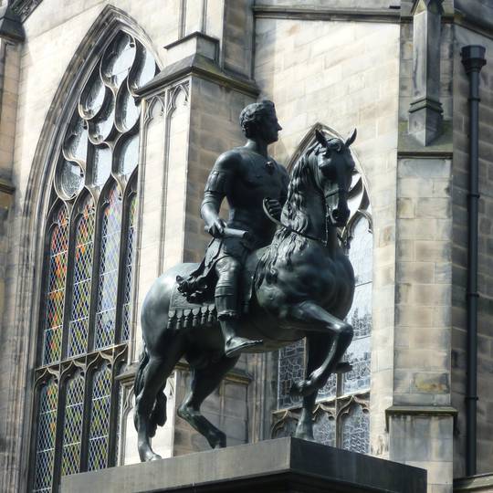 statue of Charles II in parliament square Edinburgh