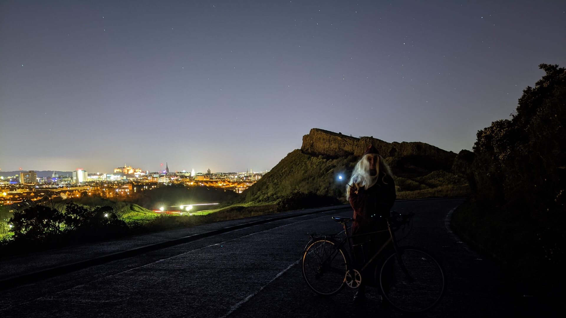 Bike tour exploring JK Rowling's real Edinburgh where she writes, lives & faces her trials with an award-winning Harry Potter fan ✨